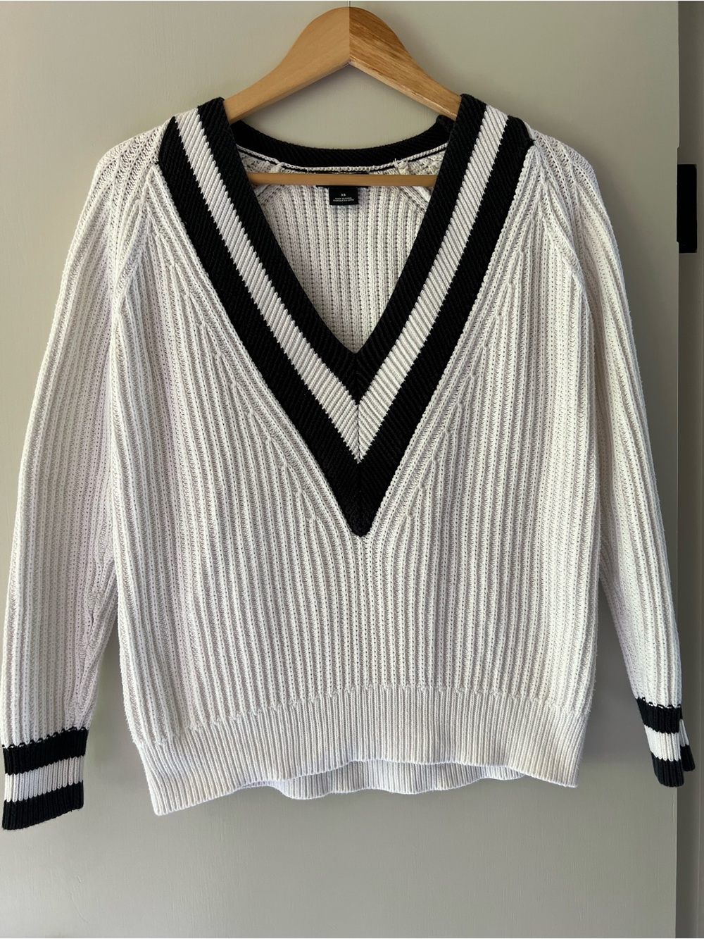 Trouve White Ribbed V-Neck Sweater with Black Trim